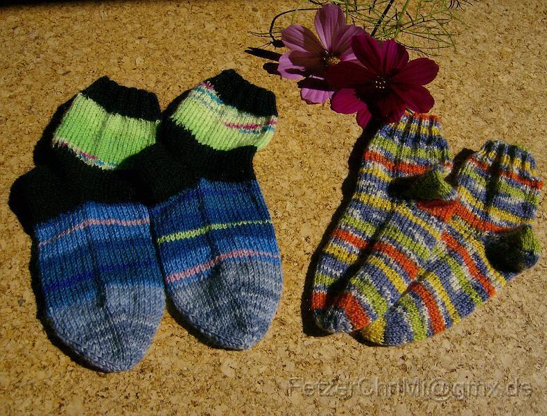 Kindersoeckchen.JPG - Kindersocken fuer das Projekt einer Bekannten, Gr. 22 und 24