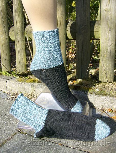 KittysRippen.JPG - Restesocken mit Kittys Rippenmuster, Toe-Ups, Gr. 38, Bandspitze, Bumerangferse, Wolle Buttinette und Lana Grossa